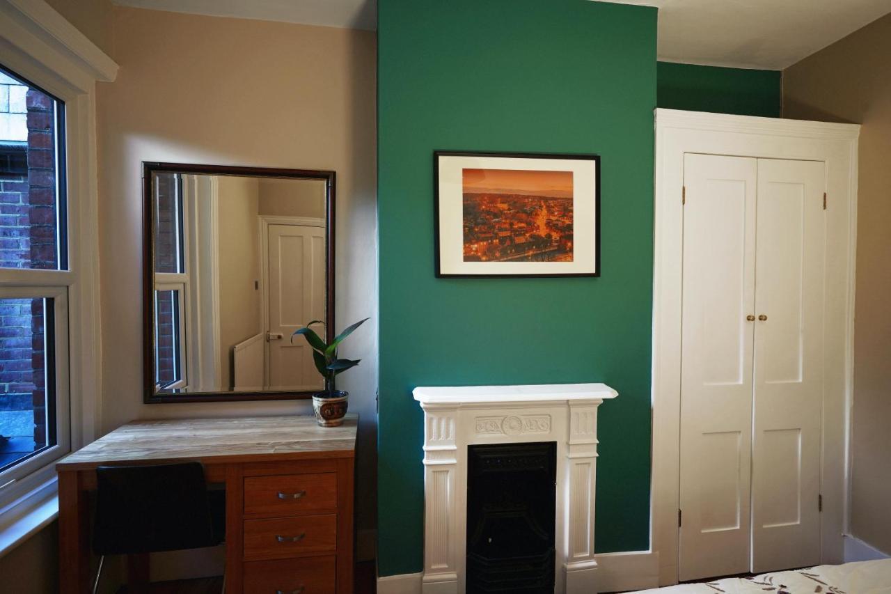 ウィンチェスターTastefully Decorated 1-Bed With Free Parking - At Hemアパートメント エクステリア 写真