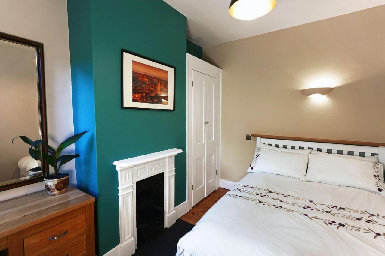 ウィンチェスターTastefully Decorated 1-Bed With Free Parking - At Hemアパートメント エクステリア 写真